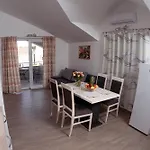 Family-friendly With Swimming Pool Biograd Na Moru, Biograd - 23912 Biograd Na Moru