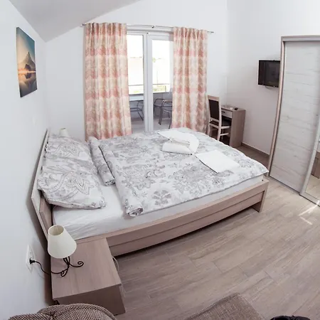 Family-friendly With Swimming Pool Biograd Na Moru, Biograd - 23912 Apartment *