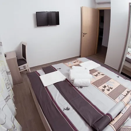 Family-friendly With Swimming Pool Biograd Na Moru, Biograd - 23912 Apartment Weißenburg
