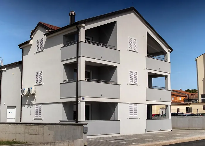 Family-friendly With Swimming Pool Biograd Na Moru, Biograd - 23912 ביוגראד נה מורו