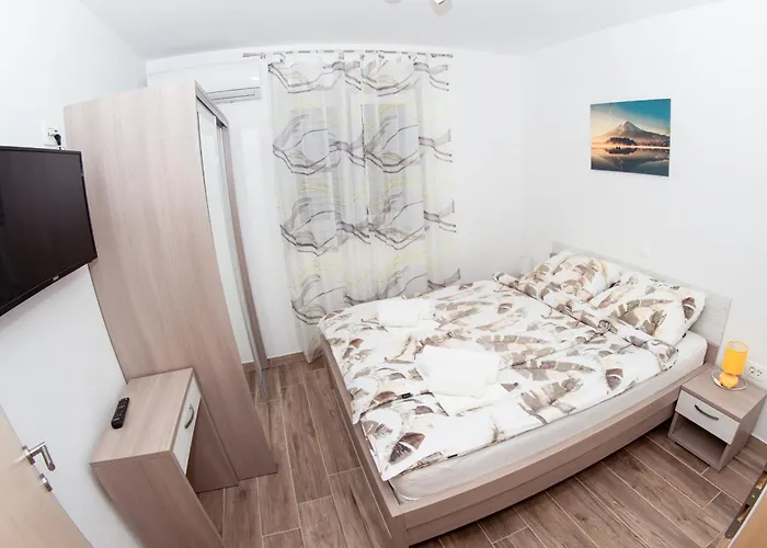 דירה Family-friendly With Swimming Pool Biograd Na Moru, Biograd - 23912 ביוגראד נה מורו