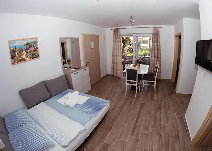 Family-friendly With Swimming Pool Biograd Na Moru, Biograd - 23912 * ביוגראד נה מורו
